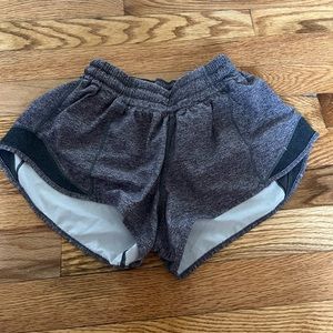 Lululemon hotty hot 2.5 inch